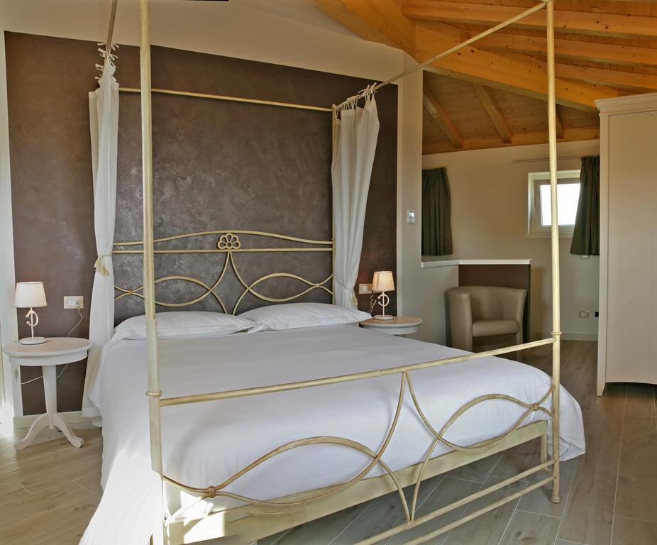 Bed and Breakfast Relais Colle San Giorgio Бардоліно Номер фото